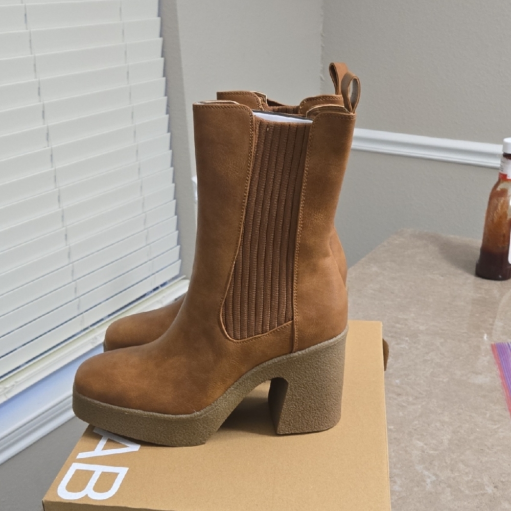 JustFab Tan Heeled Boots - Picture 3 of 4